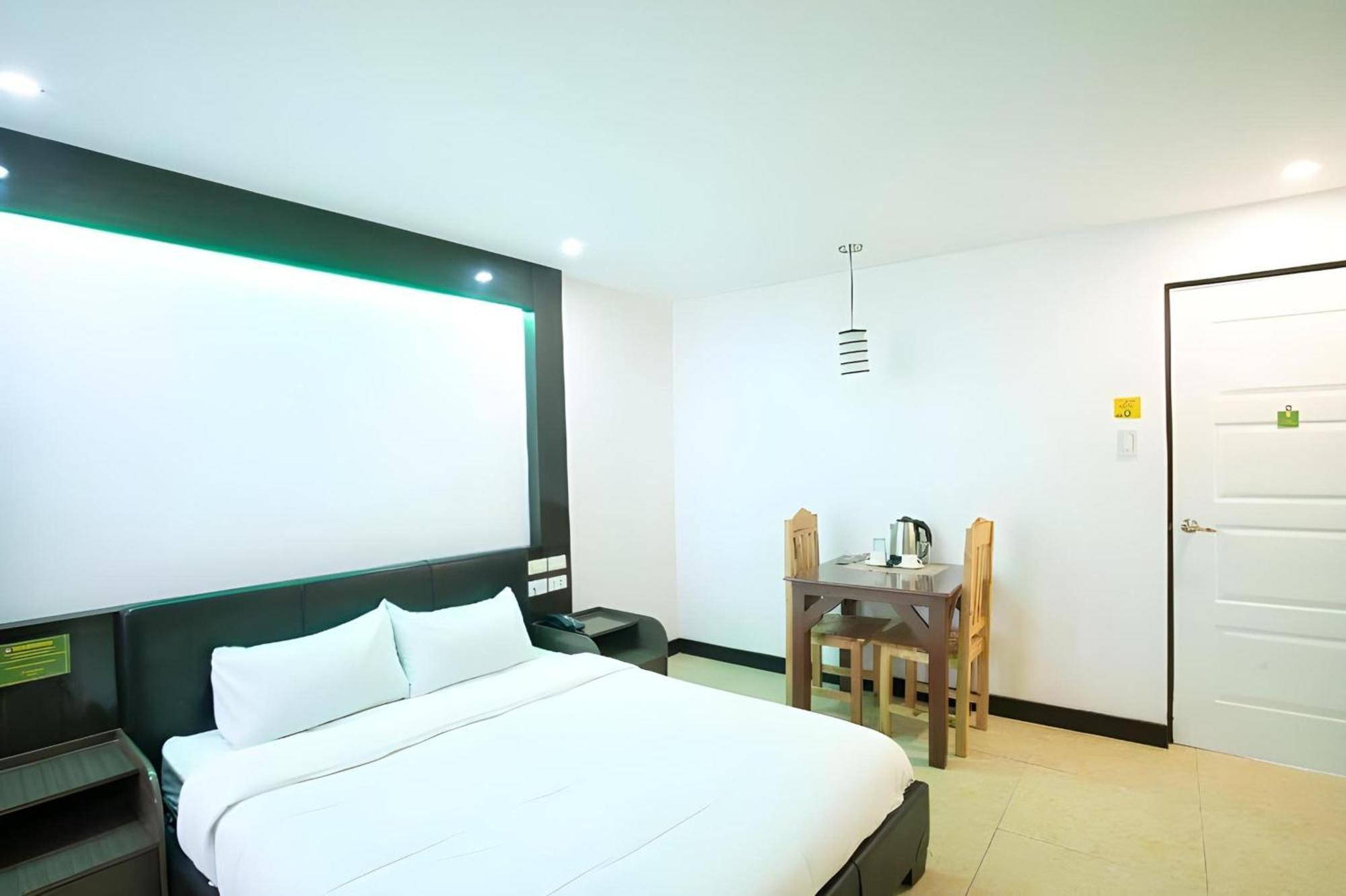 Oyo 195 Ranchotel - Binan Exteriér fotografie